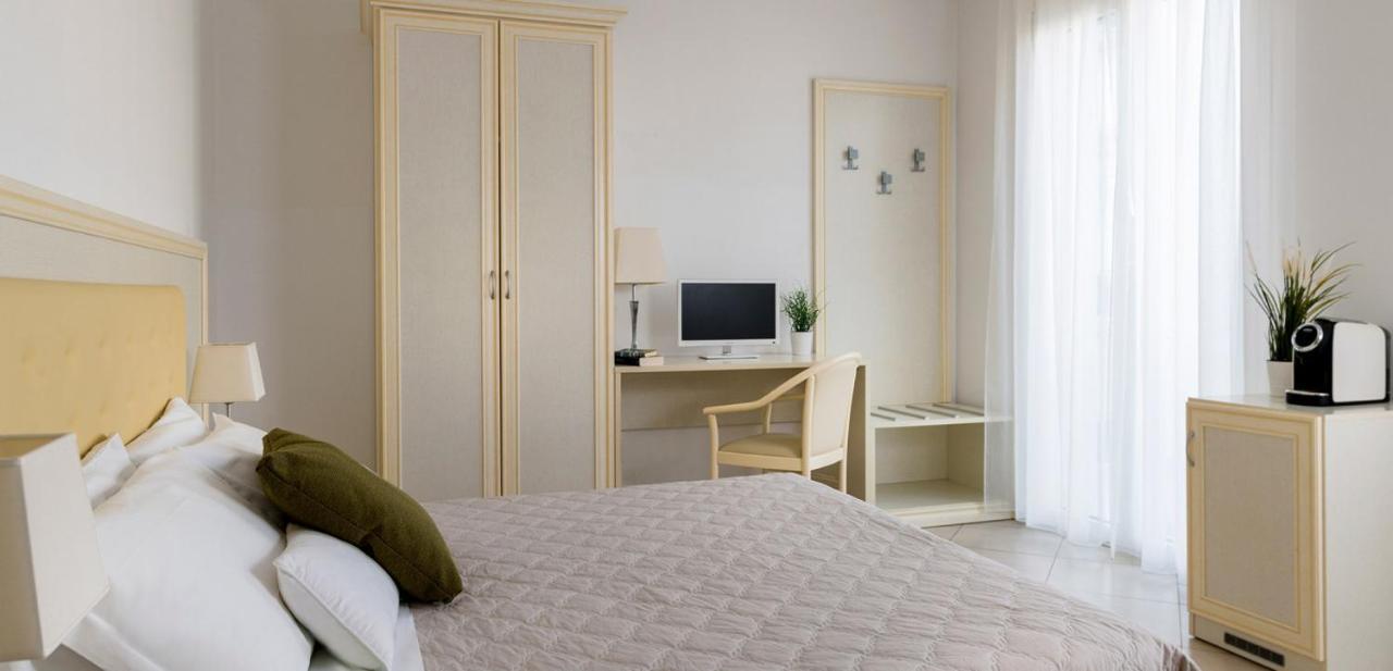 Residence Suite Smeraldo Riccione Luaran gambar