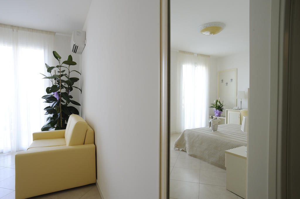 Residence Suite Smeraldo Riccione Bilik gambar